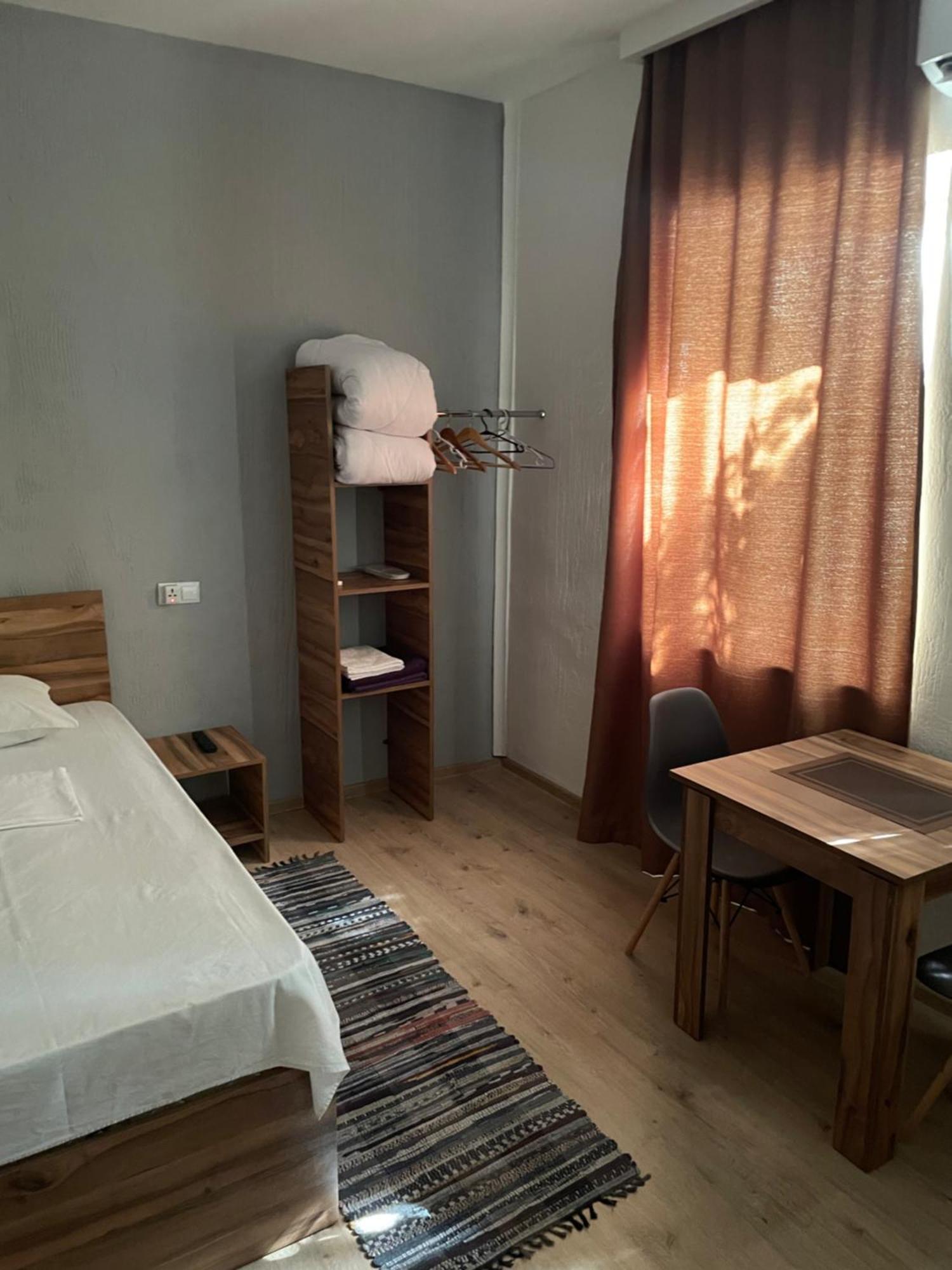 יירבאן Apartment In The City Center With The Garden מראה חיצוני תמונה
