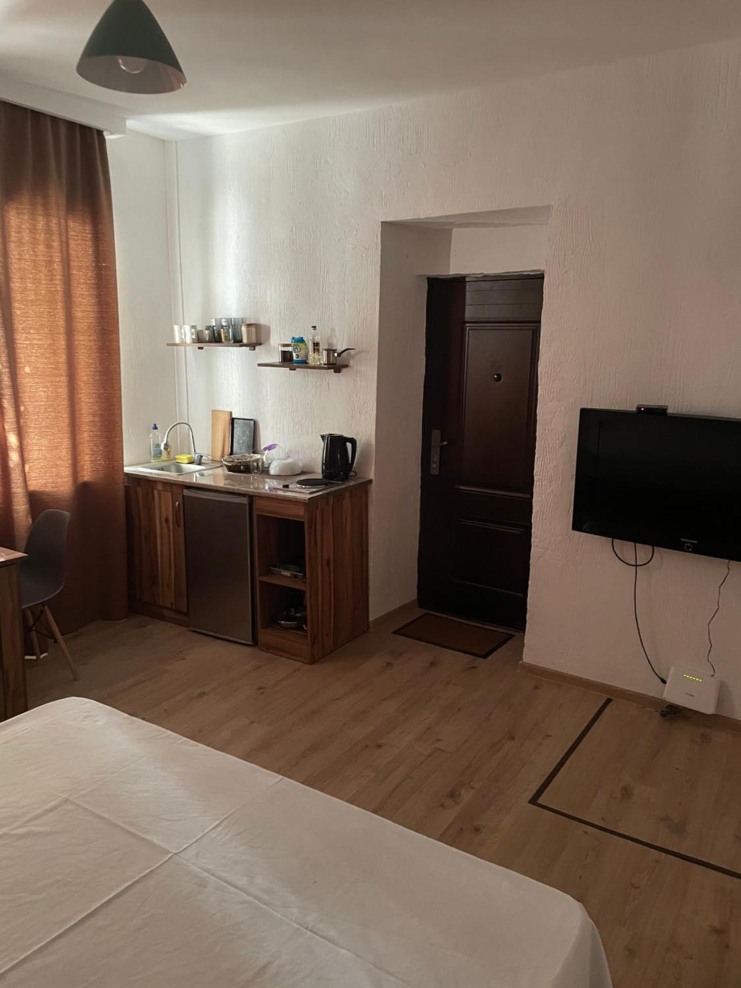 יירבאן Apartment In The City Center With The Garden מראה חיצוני תמונה