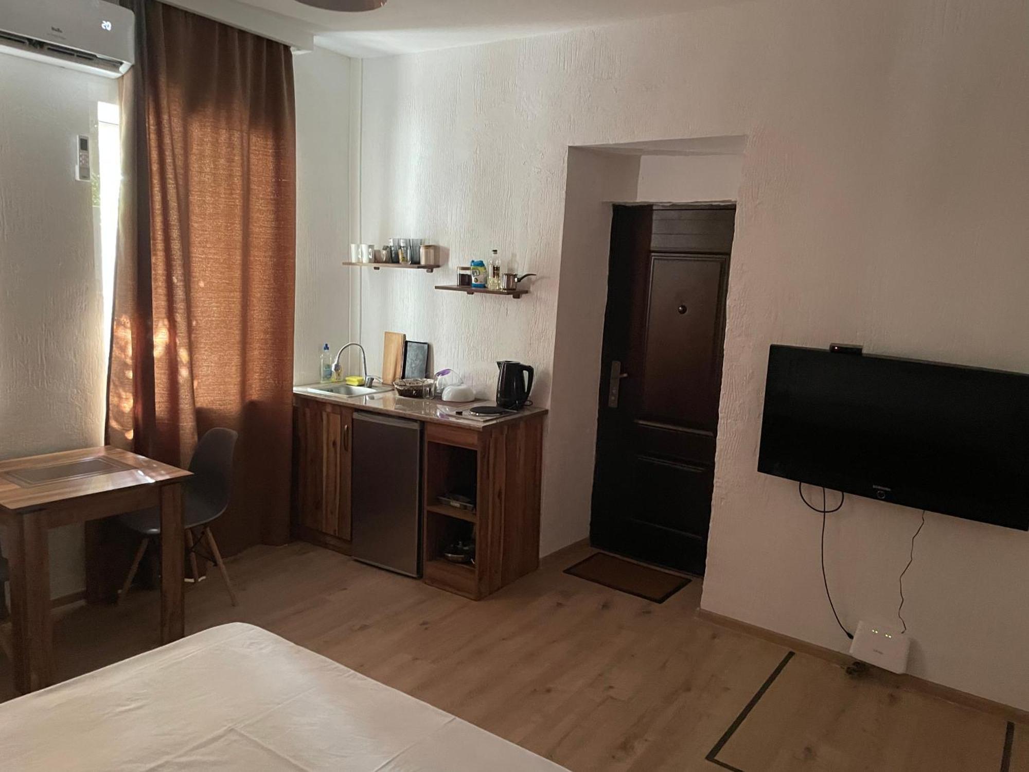 יירבאן Apartment In The City Center With The Garden מראה חיצוני תמונה